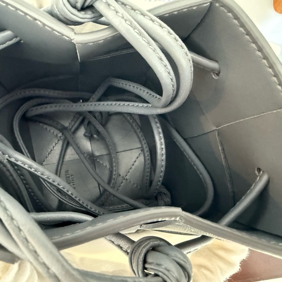 Bottega Veneta Gray Crossbody Bag - Picture 3 of 4